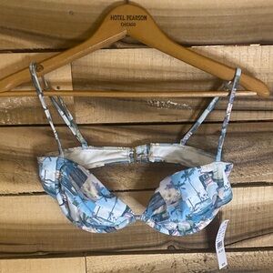 NWT Blue white Tropical Print Bikini Top size small